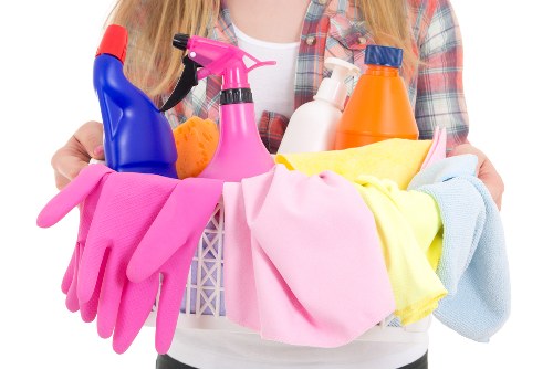 Local oven cleaner working in a Brompton home kitchen